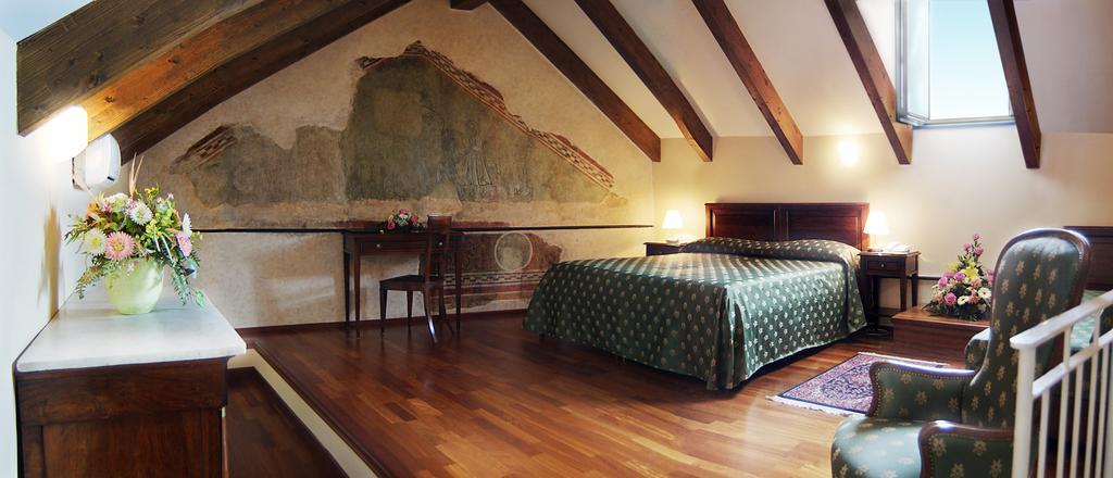 Palazzo Vescovile Hotel Noli Szoba fotó